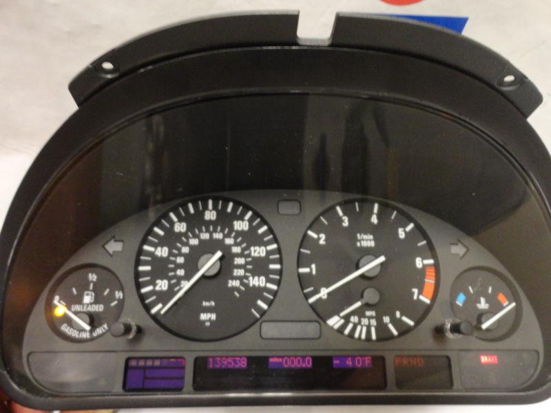 Sell 2003 BMW 530i e39 instrument cluster 139K miles SPEEDOMETER in