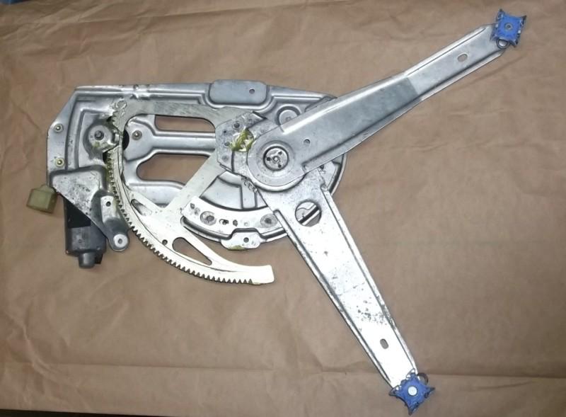 Volvo s60  s70 v70 s80 xc70 passenger right side window regulator