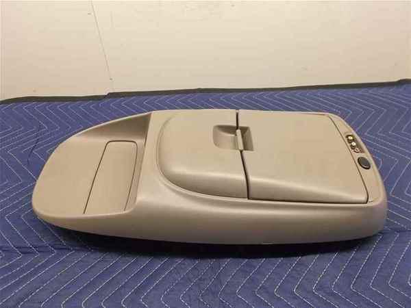 2004 chevrolet trail blazer dvd player & screen oem lkq