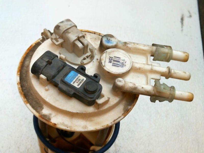 Sell 2000 PONTIAC GRAND PRIX FUEL PUMP 2591778 in Garretson, South