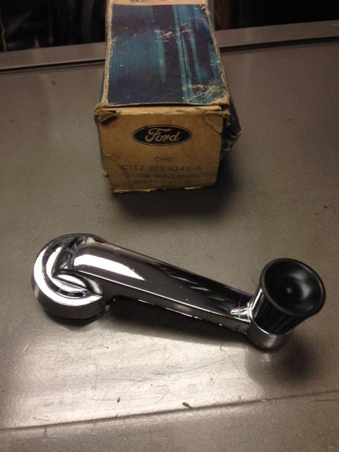 1961-67 FORD ECONOLINE INTERIOR WINDOW HANDLE C1TZ8123342A NEW HANDLE, US $24.99, image 2