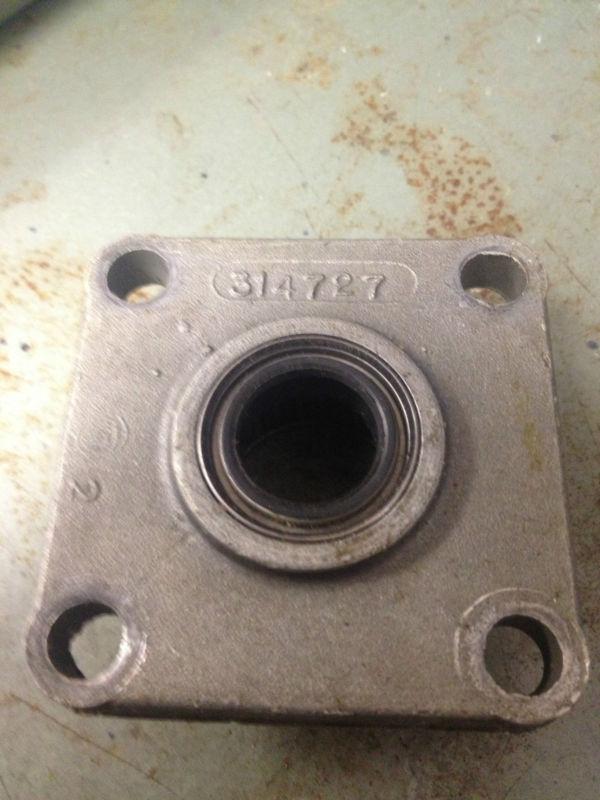 Omc stringer driveshaft housing and bearing and seal 910217