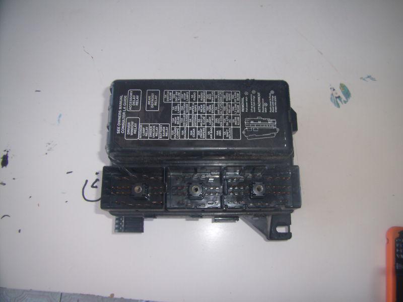 Used 1999 ford taurus power distribution center fuse relay block panel