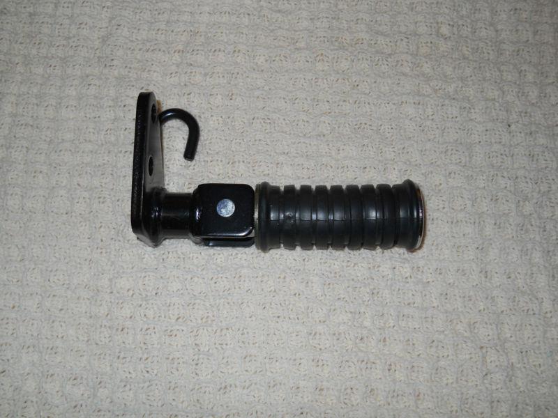 Used 2004 yamaha vstar 650 custom rear foot pegs (one set of 2)