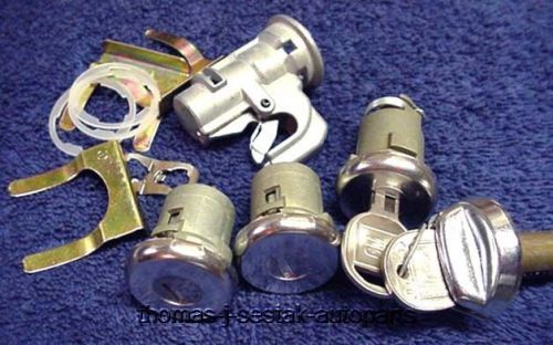 New door trunk &amp; glove lock with gm keys cutlass oldsmobile 1975 76 77