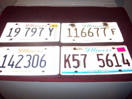 Lot of 4 illinois license plates, no reserve.
