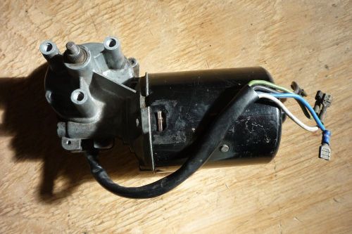 Renault 16 windshield wiper motor, with 2-speed switch