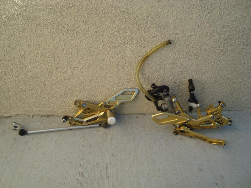 Arata - foot pegs, pedals set