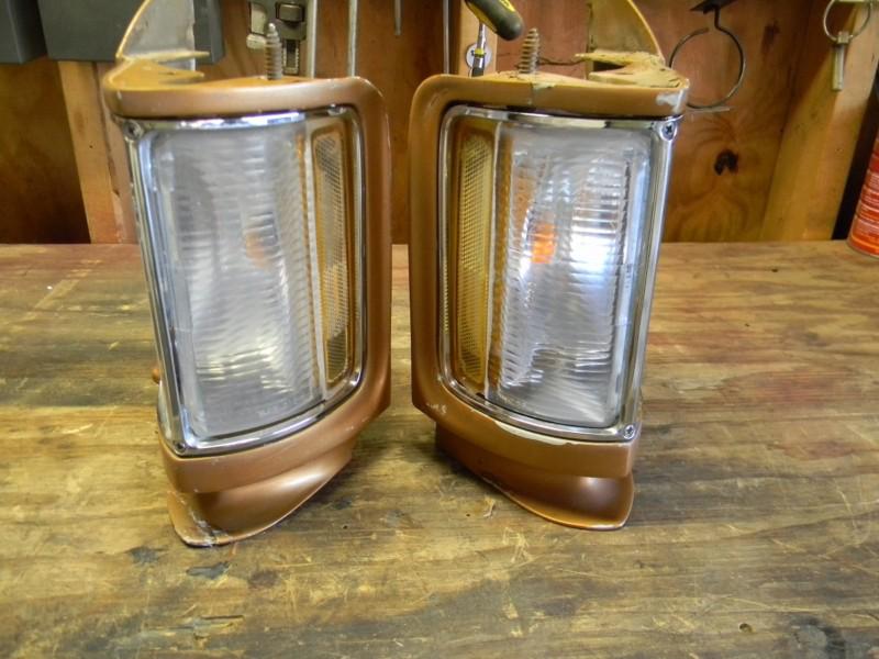Purchase 71 72 PONTIAC GRAND PRIX TURN SIGNAL PARKING LIGHTS Fender