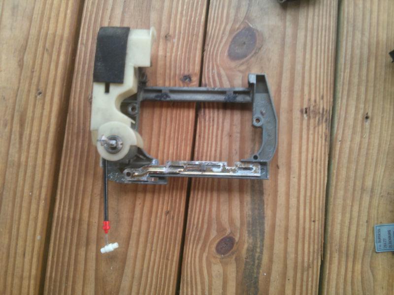 Purchase BMW E39 528i 540i 525i 530i Door Handle Catch Bracket Driver