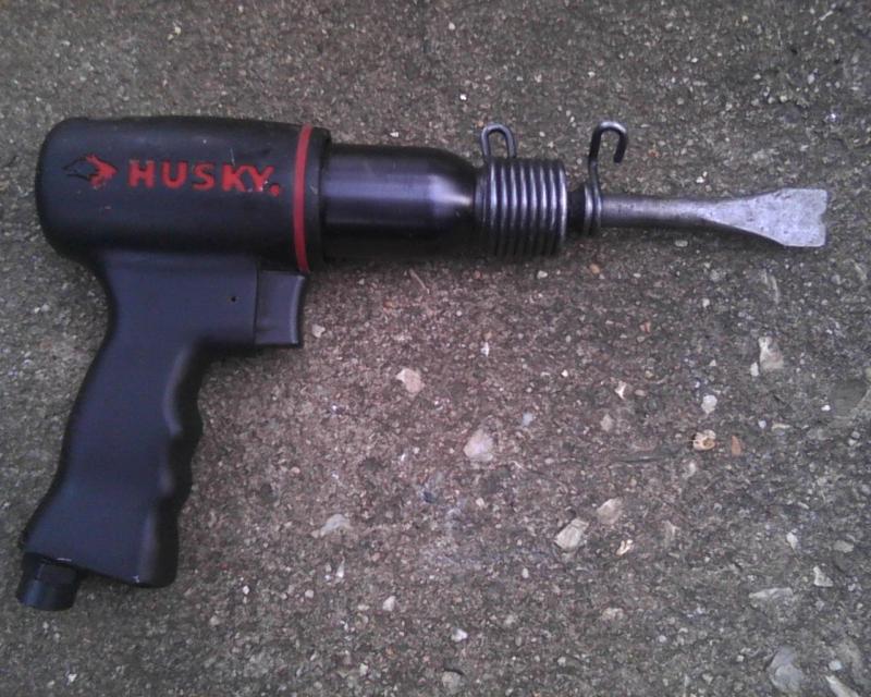 Husky - hstc4610- air impact hammer - medium barrel - works great! with chisel