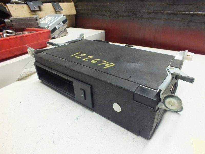 1998 1999 2000 2001 2002 lexus es300 6cd changer w/mag 86270-33060 oem
