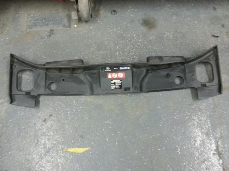 2012 mercedes cls550 radiator cover oem