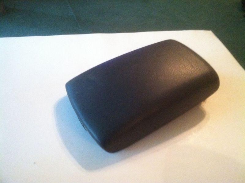 2005-06-07 jeep liberty console lid oem gray