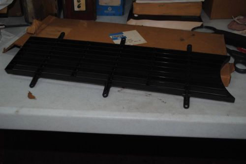 Nos mopar 1972 chrysler newport right grille texture 3442800