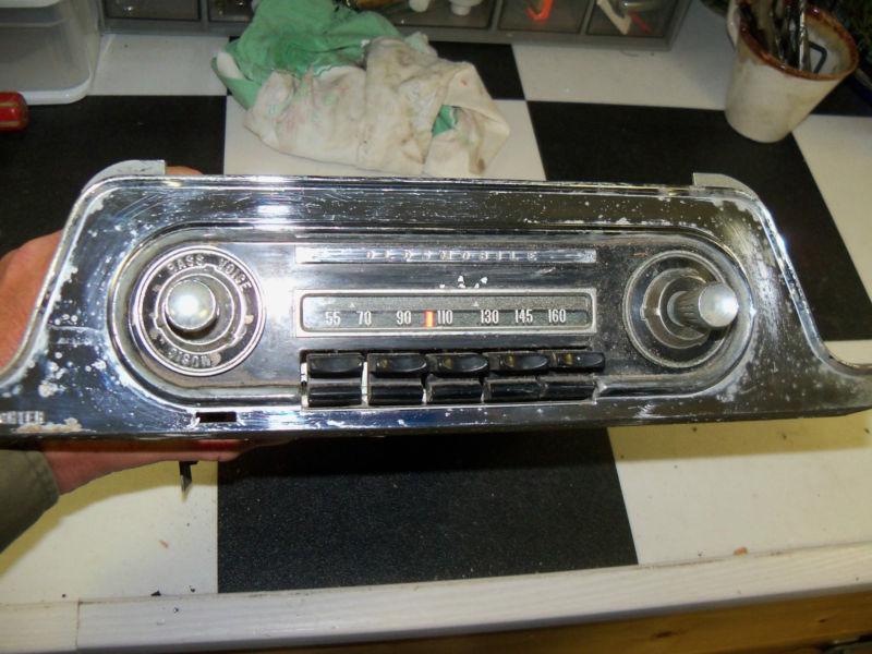 Working original 1959 oldsmobile am radio gm delco serviced 989170 with knobs