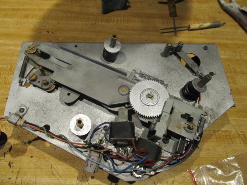 Car record player mech