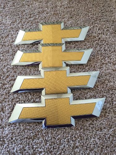 Lot of 4 oem 2015-2016 chevy chevrolet colorado bowtie front emblem gm# 22900420