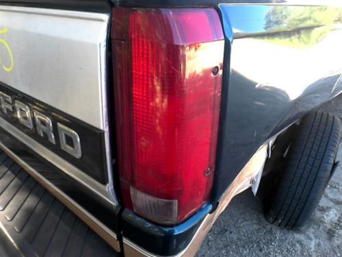 Passenger r. tail light rectangular flareside fits 92-96 ford f150 pickup 275274
