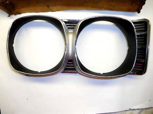 Nos mopar 1970 chrysler new yorker right headlight bezel 2949348