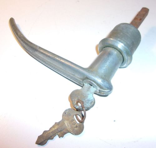1940&#039;s ford trunk handle with keys         -  f757