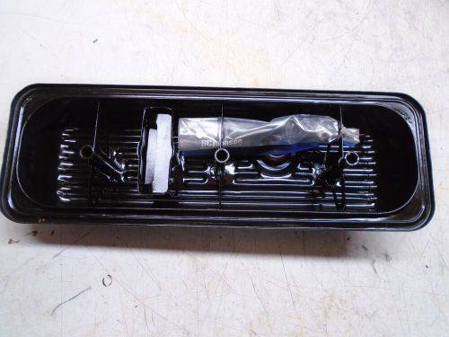 U2 omc 4.3l v6 cylinder head valve rocker cover port 914929
