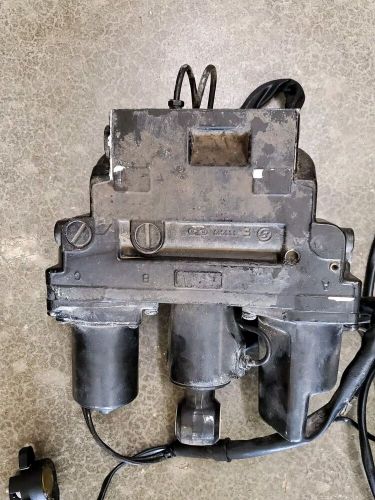398424 EVINRUDE JOHNSON HYDRAULIC TRIM & TILT UNIT FROM 1989 90HP, US $350.00, image 2