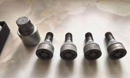Genuine Alfa Romeo Giulietta M12 x 1.25mm Locking Wheel Bolts, US $, image 2