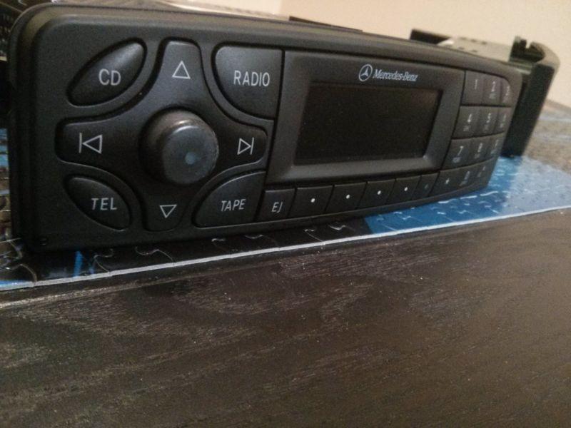 Mercedes audio player a 203 820 10 86 + lower paner