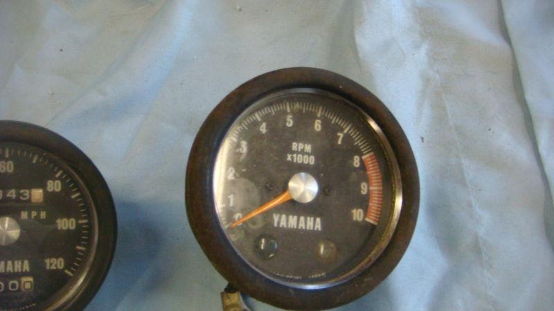 1972 YAMAHA RD 250 GAUGES & BRACKET OEM DESCENT SHAPE, NICE FACES, US $25.00, image 3