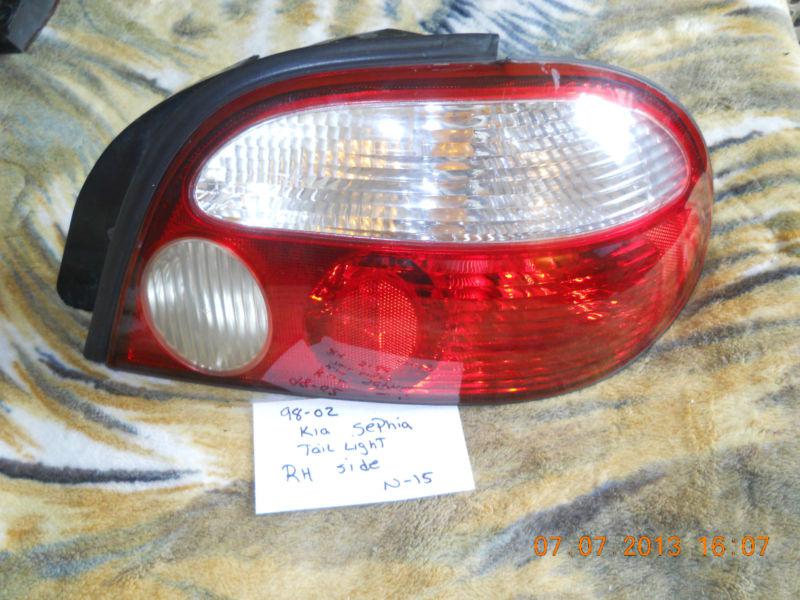98 99 00 01 02 kia sephia rh tail light oem 1 day hand