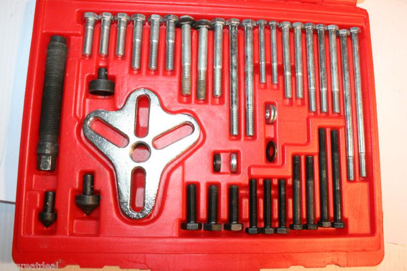 Snap-on tools bolt grip puller set in red molded case