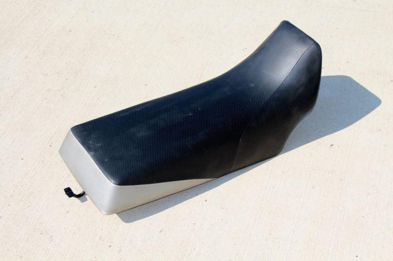 Purchase BRAND NEW COMPLETE SEAT 19872006 Yamaha Banshee Black