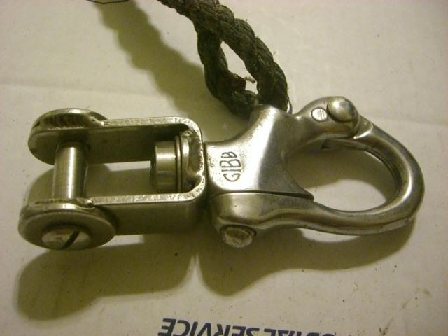 Gibb tack snap shackle 3/8" shackle pin hi-load big boat hardware